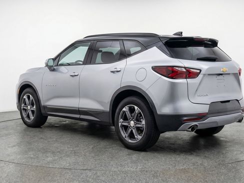 Used 2025 Chevrolet Blazer LT FWD image 6