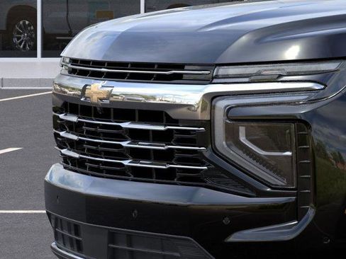 New 2026 Chevrolet Suburban LT image 13