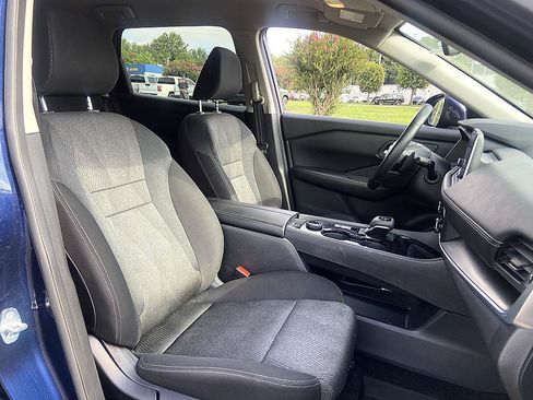 Certified 2025 Nissan Rogue SV AWD/4WD image 16
