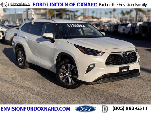 Used 2022 Toyota Highlander XLE image 1