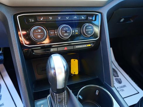 Used 2022 Volkswagen Atlas SE AWD/4WD image 13