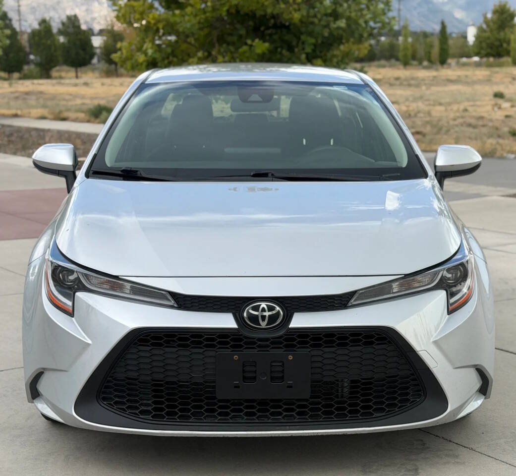 Used 2022 Toyota Corolla LE FWD image 2