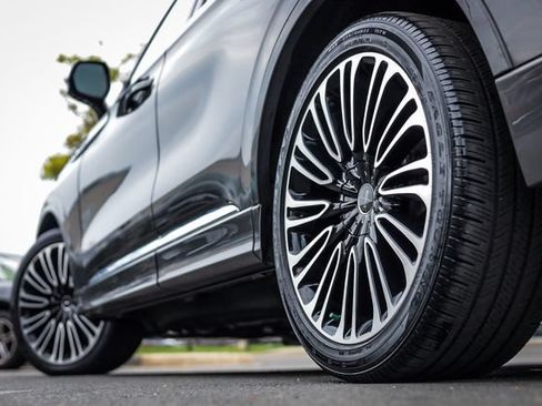 Used 2020 Lincoln Aviator Black Label w/ Dynamic Handling Package AWD/4WD image 23