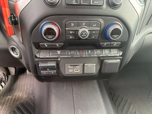 Used 2022 Chevrolet Silverado 3500 LTZ AWD/4WD image 27