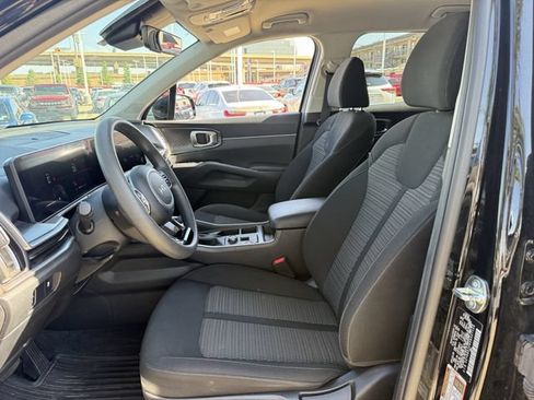 Used 2025 Kia Sorento LX FWD image 25