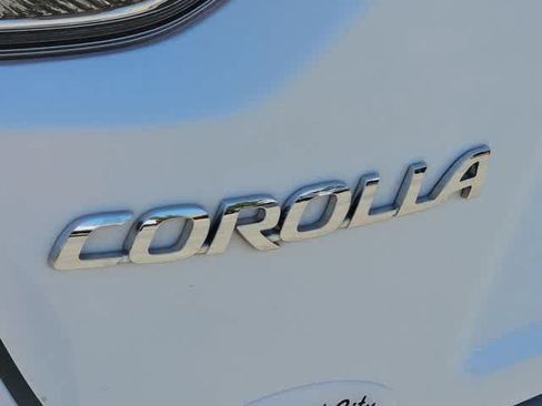 Used 2024 Toyota Corolla LE FWD image 11
