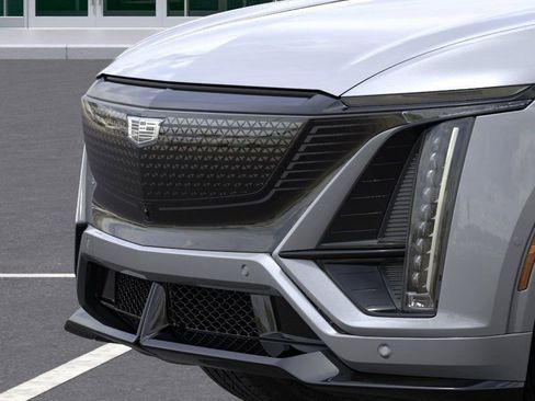 New 2026 Cadillac Lyriq V AWD/4WD image 21