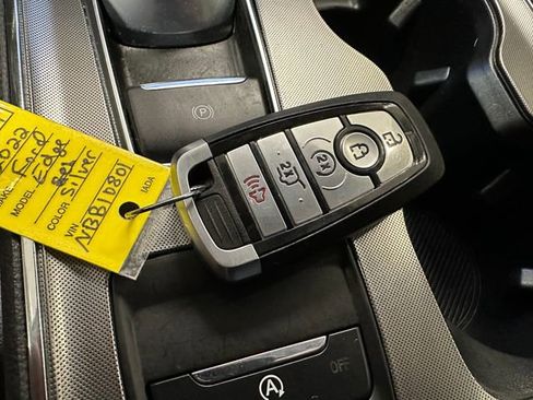 Used 2022 Ford Edge SEL w/ Convenience Package image 15