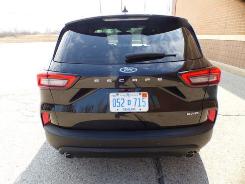 Used 2025 Ford Escape ST-Line w/ Tech Pack #1 AWD/4WD image 8