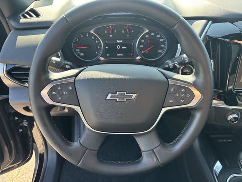 Used 2023 Chevrolet Traverse LT FWD image 20