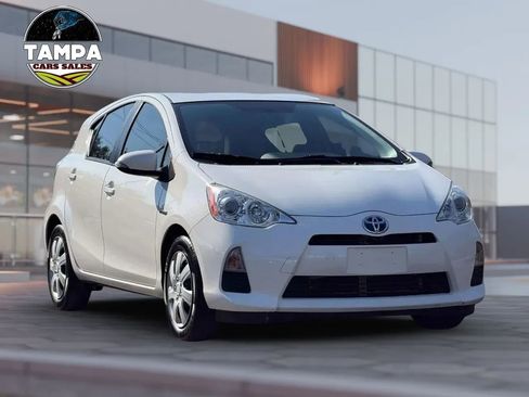 Used 2012 Toyota Prius C One image 3