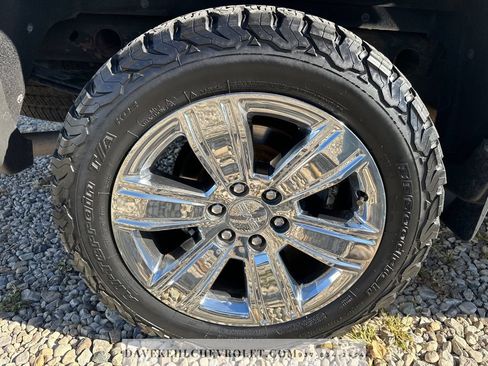 Used 2017 GMC Sierra 1500 SLT AWD/4WD image 40