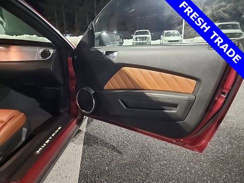 Used 2010 Ford Mustang Premium image 8