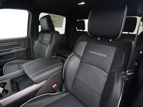 New 2026 RAM 2500 Laramie AWD/4WD image 34