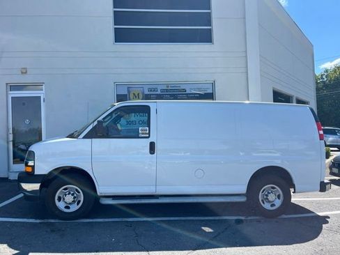 Used 2024 Chevrolet Express 2500 w/ Driver Convenience Package RWD image 2
