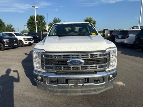 Used 2024 Ford F350 XLT AWD/4WD image 2