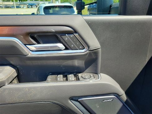 New 2025 GMC Sierra 2500 Denali w/ Denali Reserve Package image 8