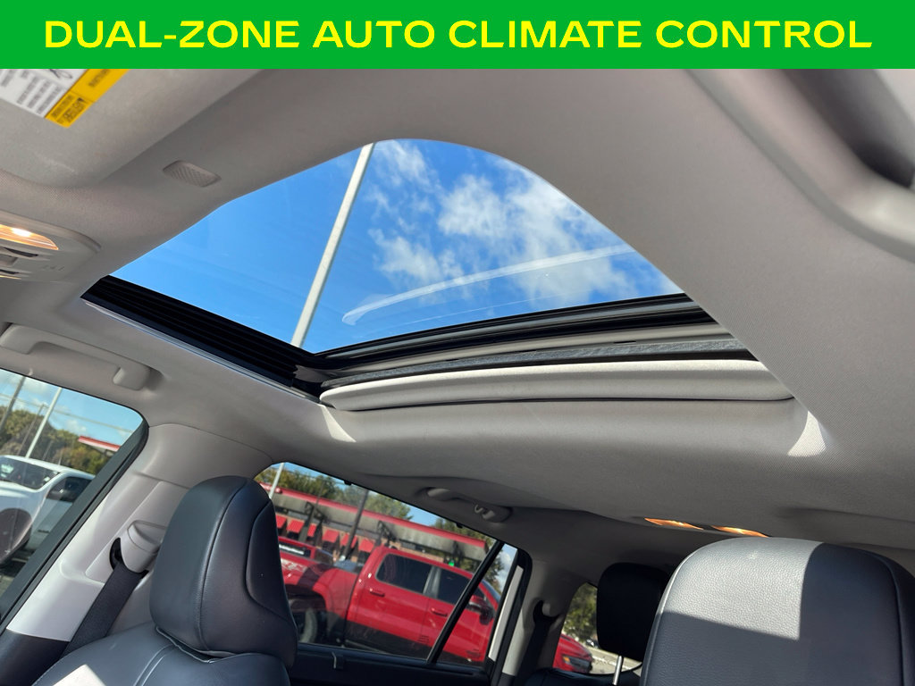 Used 2020 Toyota Highlander XLE AWD/4WD image 16