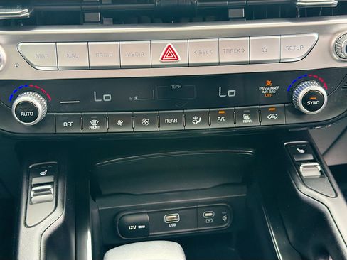 Used 2025 Kia Telluride S image 24