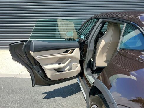 Used 2023 Porsche Taycan 4S image 17