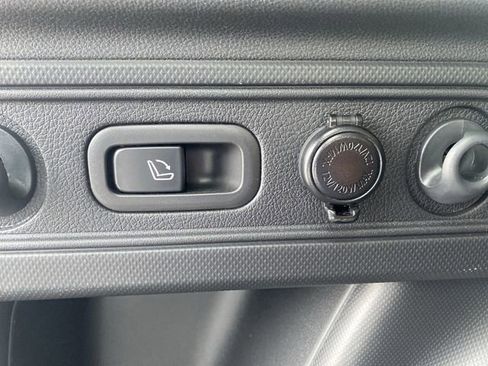 Used 2024 Subaru Forester Touring w/ Pop Package 2 image 18