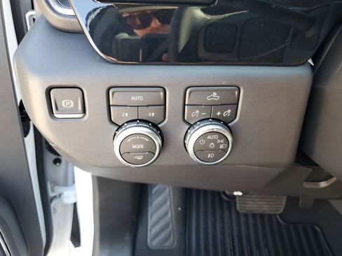 New 2026 GMC Sierra 1500 Elevation image 30