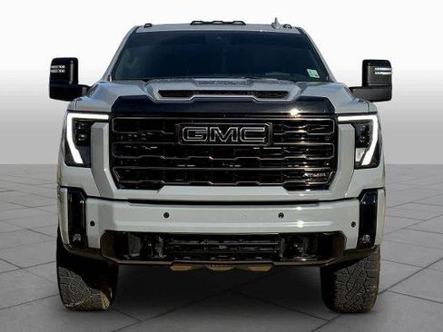 Used 2025 GMC Sierra 2500 AT4X AWD/4WD image 4