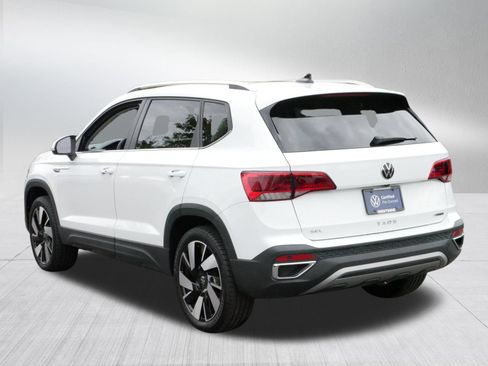 Certified 2024 Volkswagen Taos SEL image 5