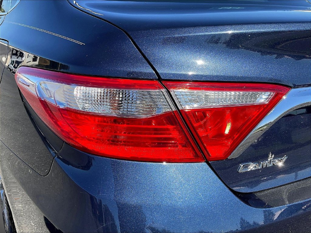 Used 2017 Toyota Camry LE FWD image 26