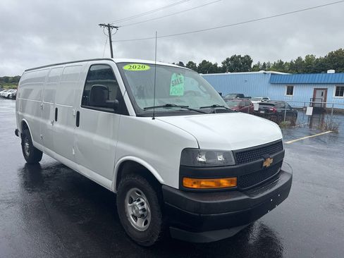 Used 2020 Chevrolet Express 2500 2500 3dr Extended Cargo Van w/ Safety Package image 4