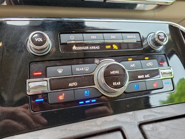 Used 2020 Lincoln Navigator Reserve RWD image 19