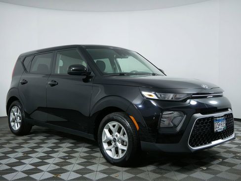 Used 2020 Kia Soul S image 2