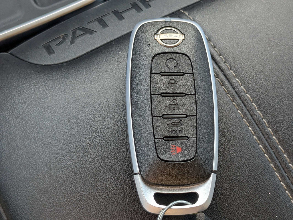 Certified 2025 Nissan Pathfinder SV FWD image 33
