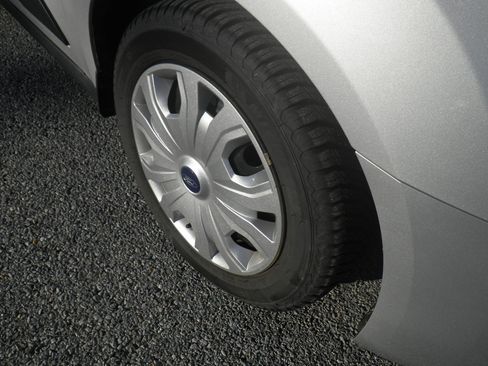 Used 2020 Ford Transit Connect XLT image 9