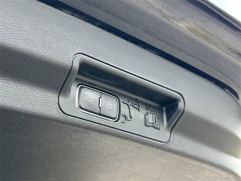 Used 2023 Ford Explorer Platinum w/ Class IV Trailer Tow Package image 23