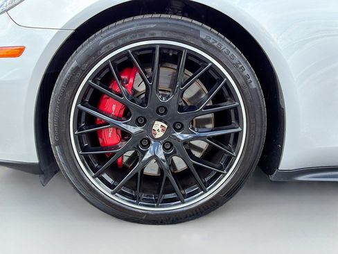 Used 2019 Porsche Panamera GTS AWD/4WD image 39
