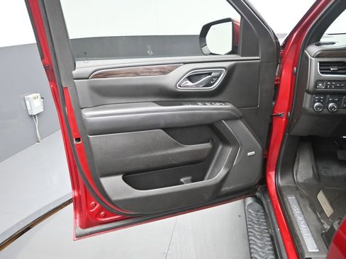 Used 2021 Chevrolet Tahoe Z71 w/ Z71 Off-Road Package image 12