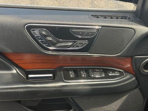 Used 2020 Lincoln Navigator L Reserve RWD image 15