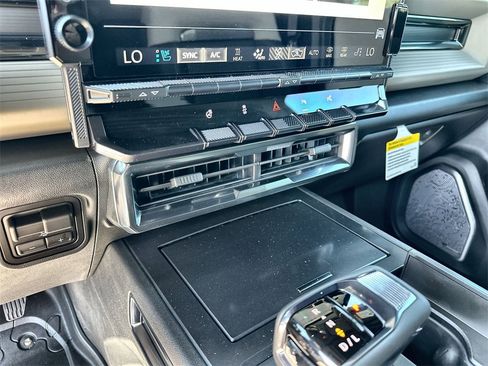 New 2026 GMC Hummer EV SUV image 27