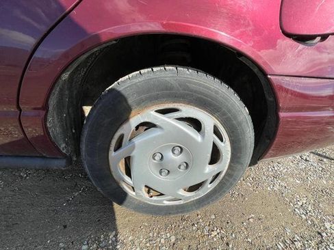 Used 2001 Saturn S-Series SL2 image 14