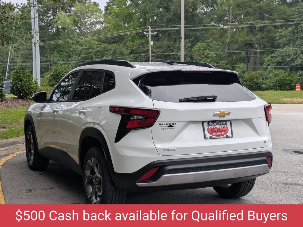 New 2026 Chevrolet Trax LT w/ Driver Confidence Package FWD image 4