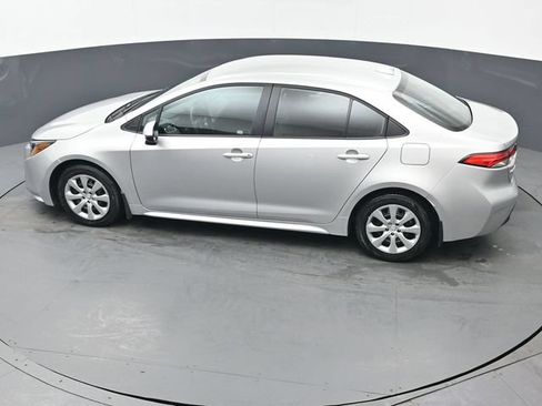 Certified 2025 Toyota Corolla LE FWD image 35