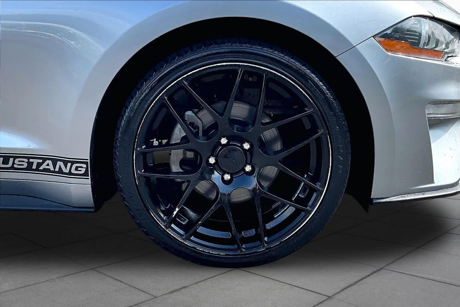 Used 2020 Ford Mustang Coupe RWD image 11
