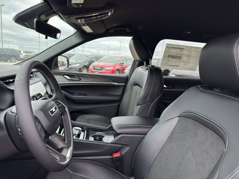 New 2026 Jeep Grand Cherokee L 4WD image 23