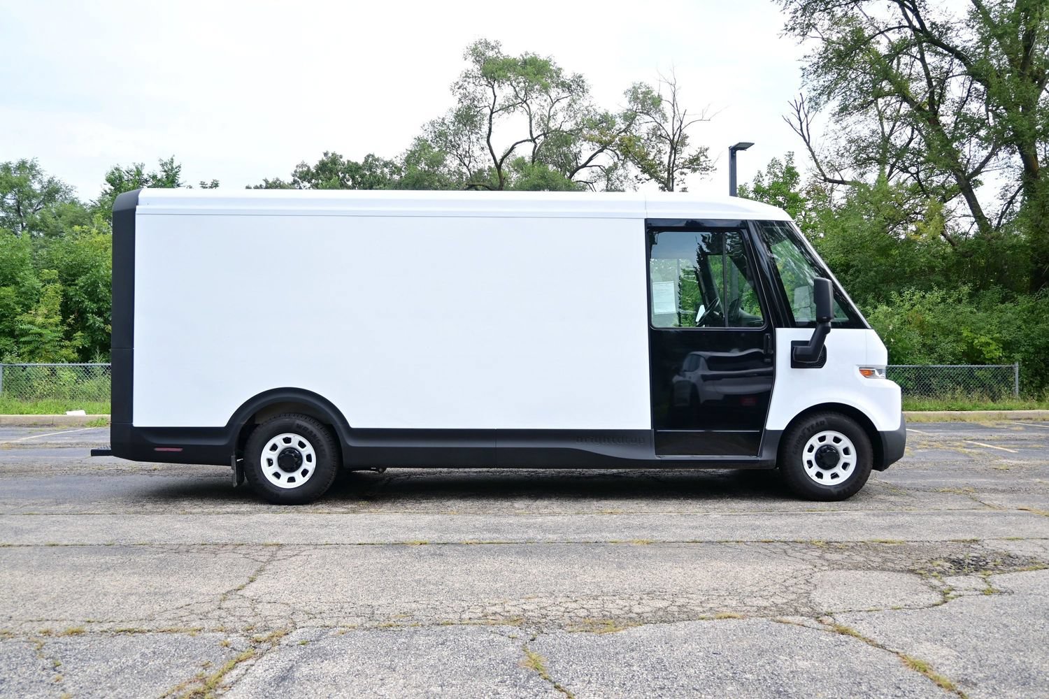 Used 2024 Chevrolet Brightdrop 600 w/ Commercial Equipment Package AWD/4WD image 17