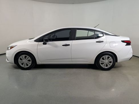 Used 2021 Nissan Versa S FWD image 4