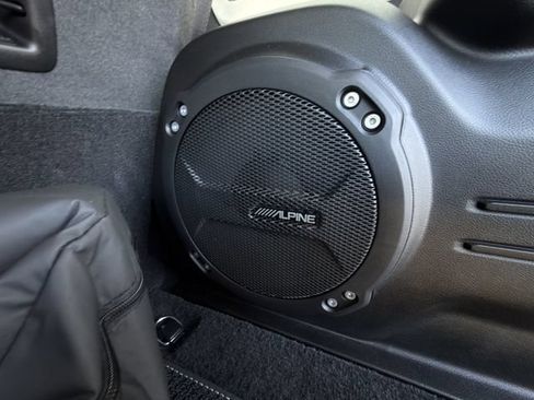 Used 2024 Jeep Wrangler Unlimited Rubicon AWD/4WD image 31