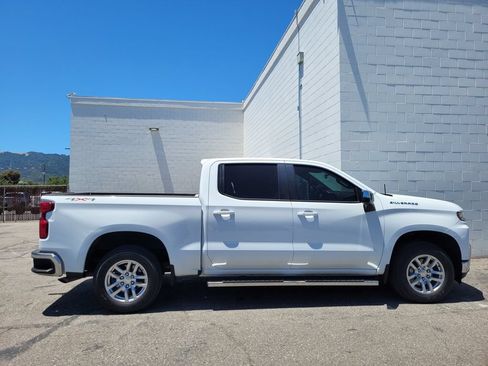 Used 2021 Chevrolet Silverado 1500 LT AWD/4WD image 3