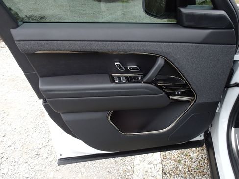 Certified 2025 Land Rover Range Rover Sport Dynamic SE image 17