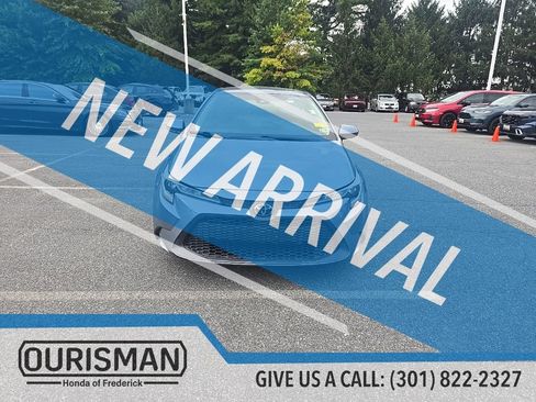 Used 2020 Toyota Corolla LE FWD image 3